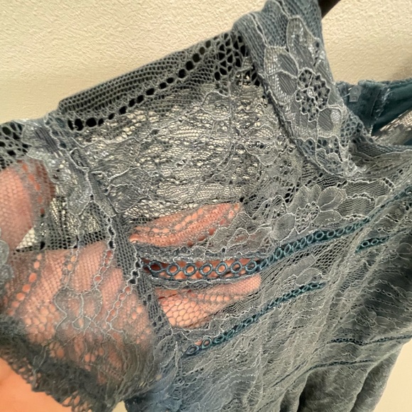 Navy lace formal dress - Picture 3 of 5